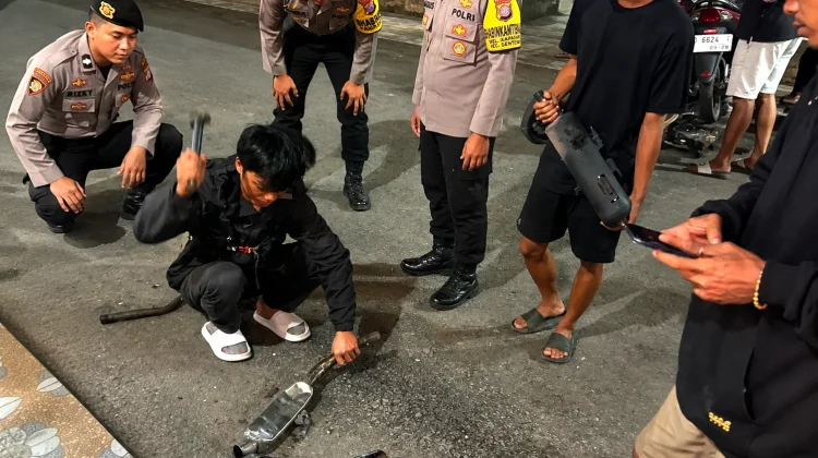 Polsek Sekayam Sita Puluhan Knalpot Brong