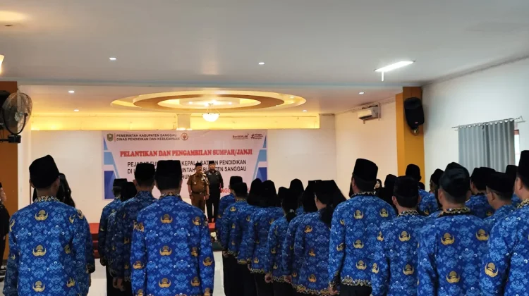 Bupati Sanggau Lantik dan Kukuhkan 138 Kepala Sekolah
