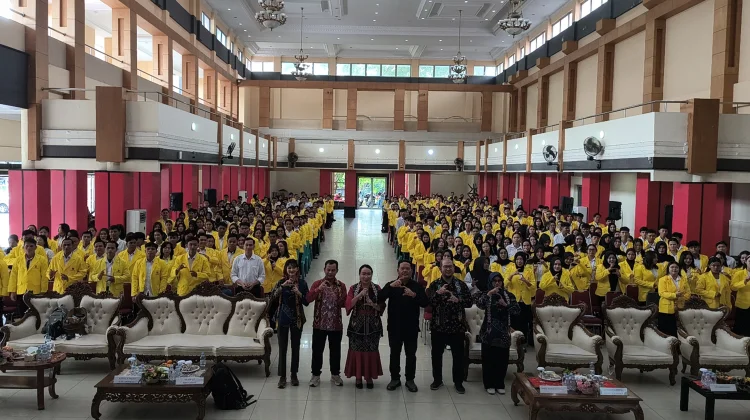 Wabup Sanggau Ajak Mahasiswa UT Tingkatkan Kompetensi Diri