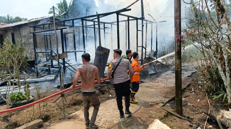 Rumah Warga di Kembayan Hangus saat Pemilik ke Ladang