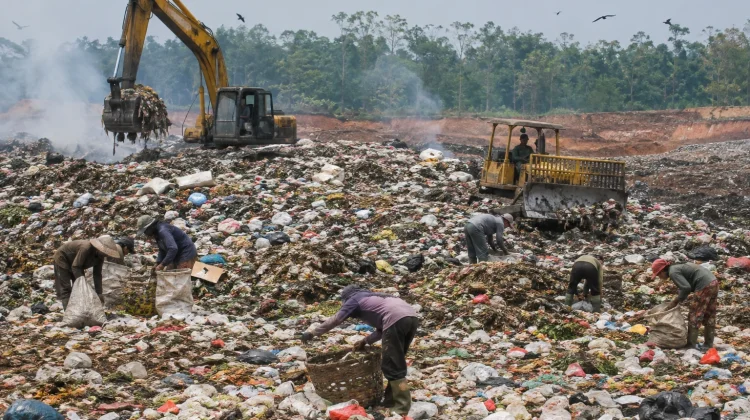 Pengelolaan Sampah Sanggau Terkendala Fasilitas dan Alat Berat
