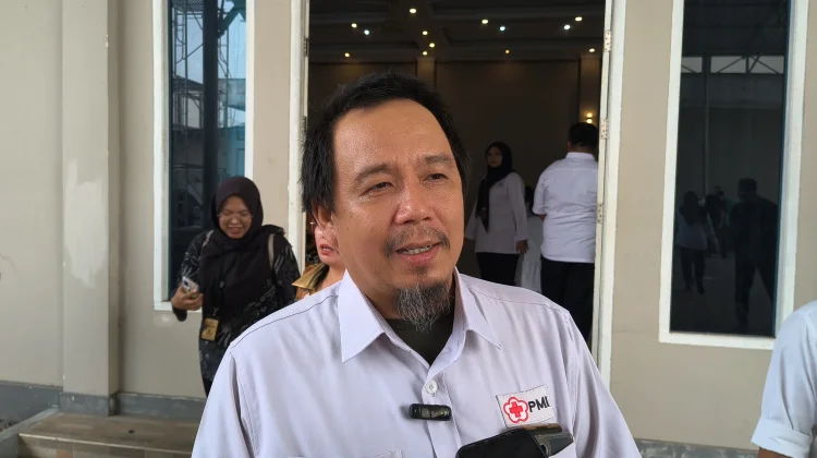 Distribusi Air PMI Sanggau Terkendala Perbaikan Mobil Tangki