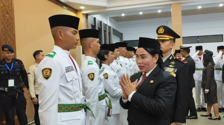 Wabup Sanggau Kukuhkan 29 Paskibraka Kabupaten Sanggau