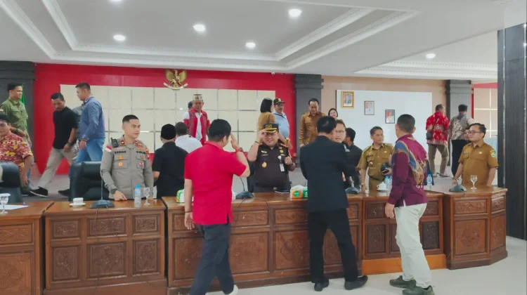 Rapat Bersama DPRD Sanggau, PT SBW Ngotot Bilang Tak Buang Limbah