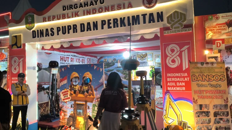 PUPR Sanggau Pamerkan Alat Konstruksi di Sabang Merah