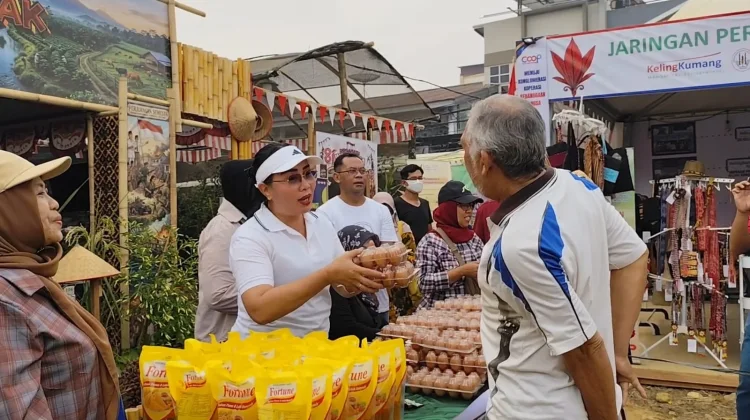Telur di Bazar Sanggau Dijual Lebih Murah