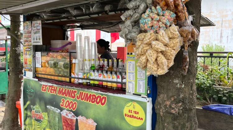 UMKM Sanggau Tetap Berjualan di tengah Kabut Asap