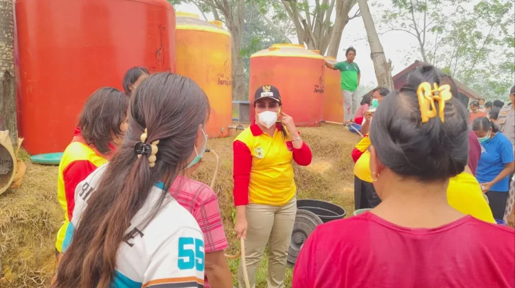 Wabup Susana Pimpin Penyaluran Air Bersih di Segole