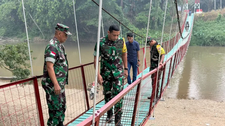 Mabes TNI Awasi Kualitas Bangunan Jembatan Perintis Garuda di Sekayam