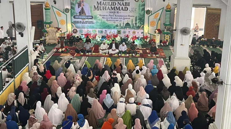 Umat Muslim Sanggau Meriahkan Tabligh Akbar Maulid Nabi Muhammad SAW