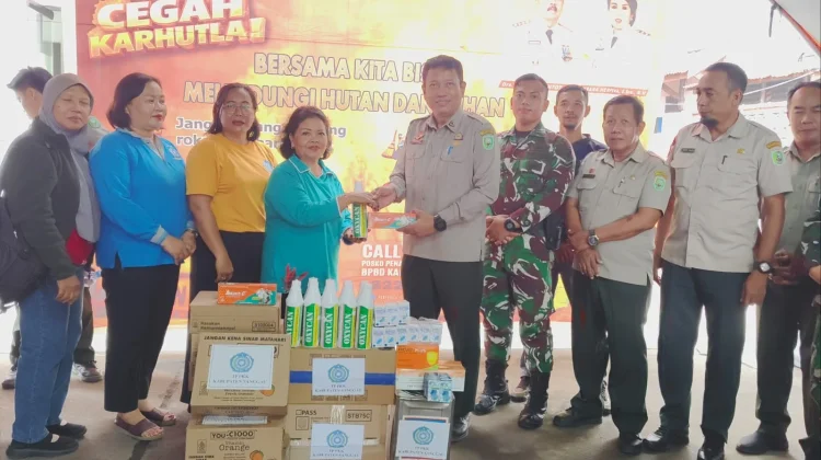 TP PKK Sanggau Beri Bantuan untuk Satgas Penanggulangan Bencana Karhula