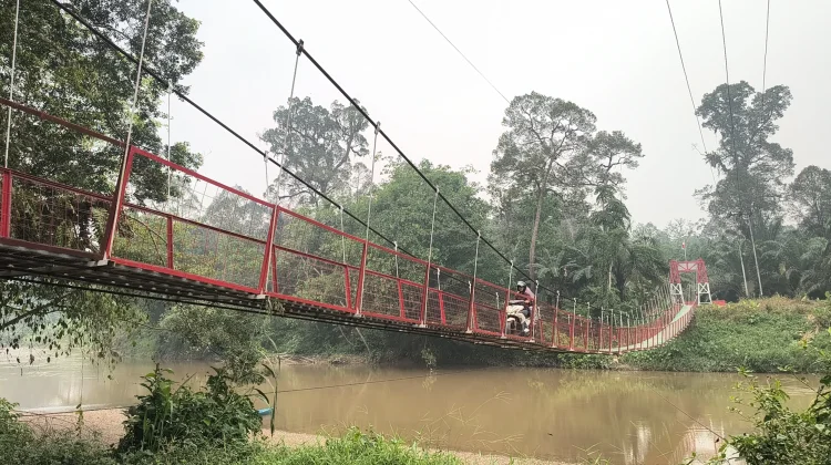 Jembatan Perintis Garuda Memangkas Jarak Warga Sotok ke Pusat Kecamatan