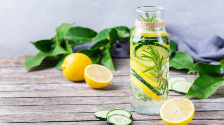 Tips Memilih Minuman Sehat di Musim Kemarau