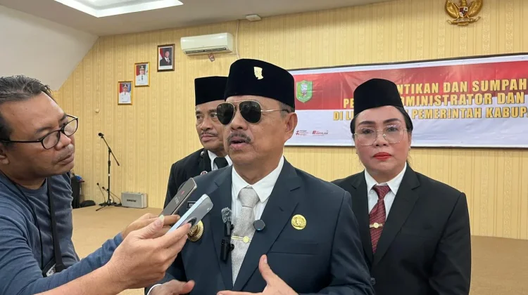Bupati Sanggau Lantik 98 Pejabat, Tekankan Integritas