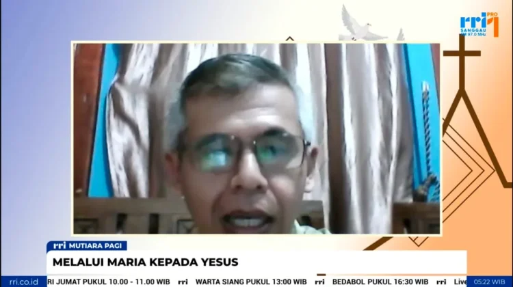 Bunda Maria Menjadi Jembatan Umat menuju Yesus