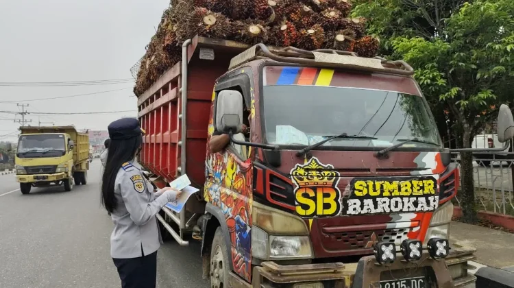 Truk ODOL Terjaring Razia Gabungan di Sanggau