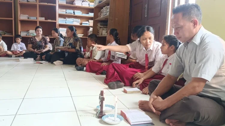 SDN 16 Kenaman Perkuat Pembinaan Iman Siswa Katolik