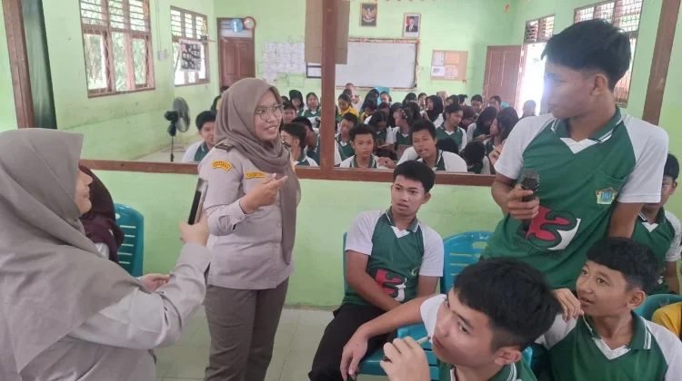 Karantina Entikong Kenalkan Peran Karantina kepada Pelajar
