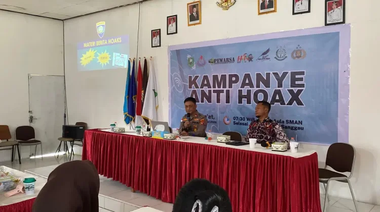 Diskominfo Edukasi Pelajar Sanggau Tangkal Hoaks