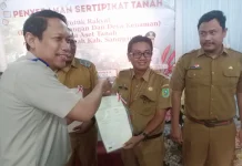 Kantor Pertanahan Sanggau Serahkan Sertifikat Aset Pemda