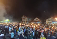 Ribuan Warga Sanggau Ikuti  Pawai Obor Sambut Ramadan