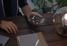 Pantau Waktu Adzan lewat Tiga Aplikasi Ini