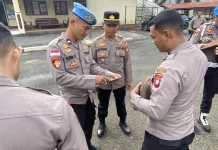 Kapolsek Sekayam Instruksikan Personel Jauhi Judol dan Narkoba