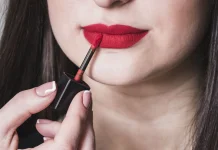 Tips Memilih Lipstik yang Cocok Sesuai dengan Warna Kulit