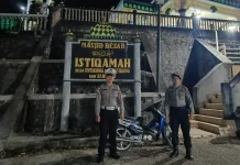 Polsek Entikong Amankan Salat Tarawih Selama Ramadan