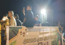 Hujan, Takbir Keliling di Sanggau Diikuti Pengendara Mobil