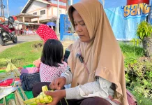 Berkah Lebaran, Pedagang Ketupat Musiman Raup Keuntungan