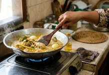 Waspadai Bahaya Memanaskan Makanan Berulang