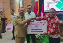 Bupati Ontot Ingatkan Penerima Hibah Bertanggungjawab Kelola Anggaran