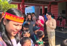 Pelajar TK/PAUD di Sanggau Ikuti Karnaval Hari Kartini