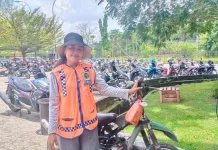 Helda, Juru Parkir Tangguh di PLBN Entikong