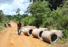 TMMD Kodim Sanggau Percepat Pengerjaan Jalan Desa Semayang