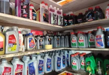 Pelaku Bengkel di Sanggau Keluhkan Kenaikan Harga Pelumas Impor
