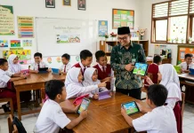 Gadget Mendominasi, Ini Jurus Jitu Bikin Murid Tetap Fokus Belajar Agama