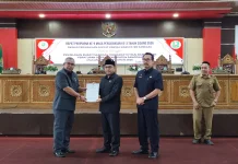 Sekda Sanggau Paparkan Urgensi Tiga Raperda dalam Paripurna