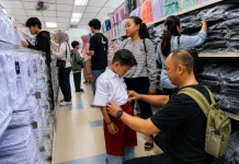 Orangtua di Perbatasan Mulai Berburu Perlengkapan Sekolah