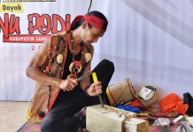 Lomba Memahat dan Melukis Perisai Angkat Nilai Budaya Dayak