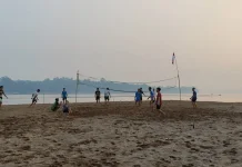 Sungai Kapuas Surut, Pasir Timbul Jadi Wisata Dadakan Warga Sanggau