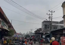 Kabut Asap Selimuti Sanggau, Aktivitas Pasar Tetap Berjalan