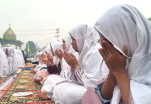 Ratusan Umat Islam Sekayam Mohon Hujan dengan Salat Istisqa