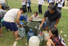 Dua Bulan Kekeringan, Warga Embaong Terima Bantuan Air Bersih