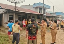 Hujan Lebat Disertai Angin Kencang di Desa Mak Kawing