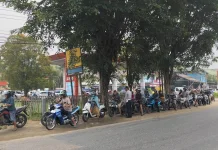 Dishub Sanggau Tertibkan Antrean Kendaraan di Tiga SPBU
