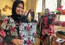 Hari Batik Nasional, Pemkab Sanggau Dorong Penggunaan Batik Sabang Merah