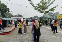 Lomba Balon Dangdut Meriahkan CFD Muara Kantu Sanggau