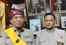 Ketua Ampetra Terima Gelar Kehormatan Istana Surya Negara Sanggau
